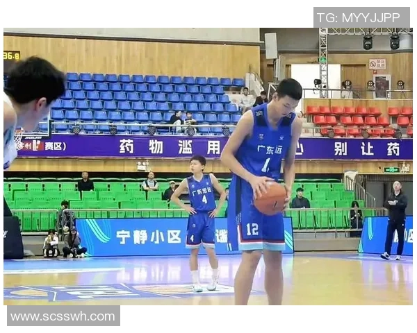 广东宏远半决赛对决深圳队全力以赴争夺总决赛席位的精彩战役 广东宏远半决赛对决深圳队全力以赴争夺总决赛席位的精彩战役